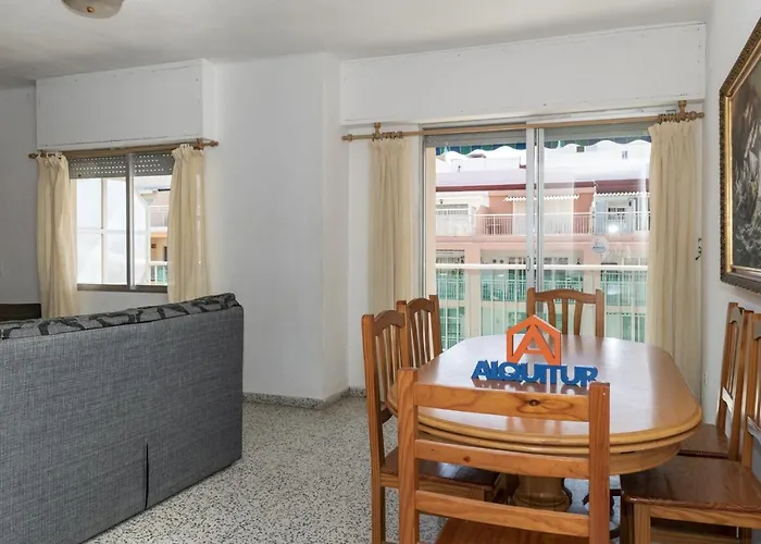 Miralmar, 10º-69 Apartment