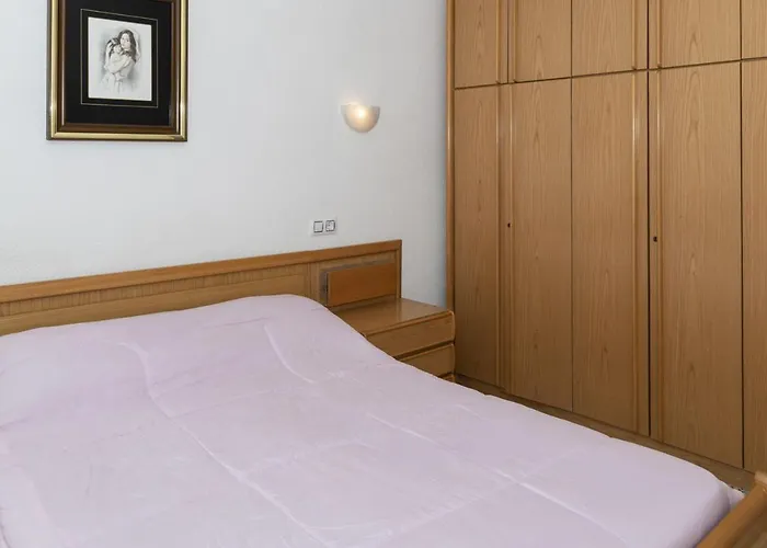 Miralmar, 10º-69 Apartment *